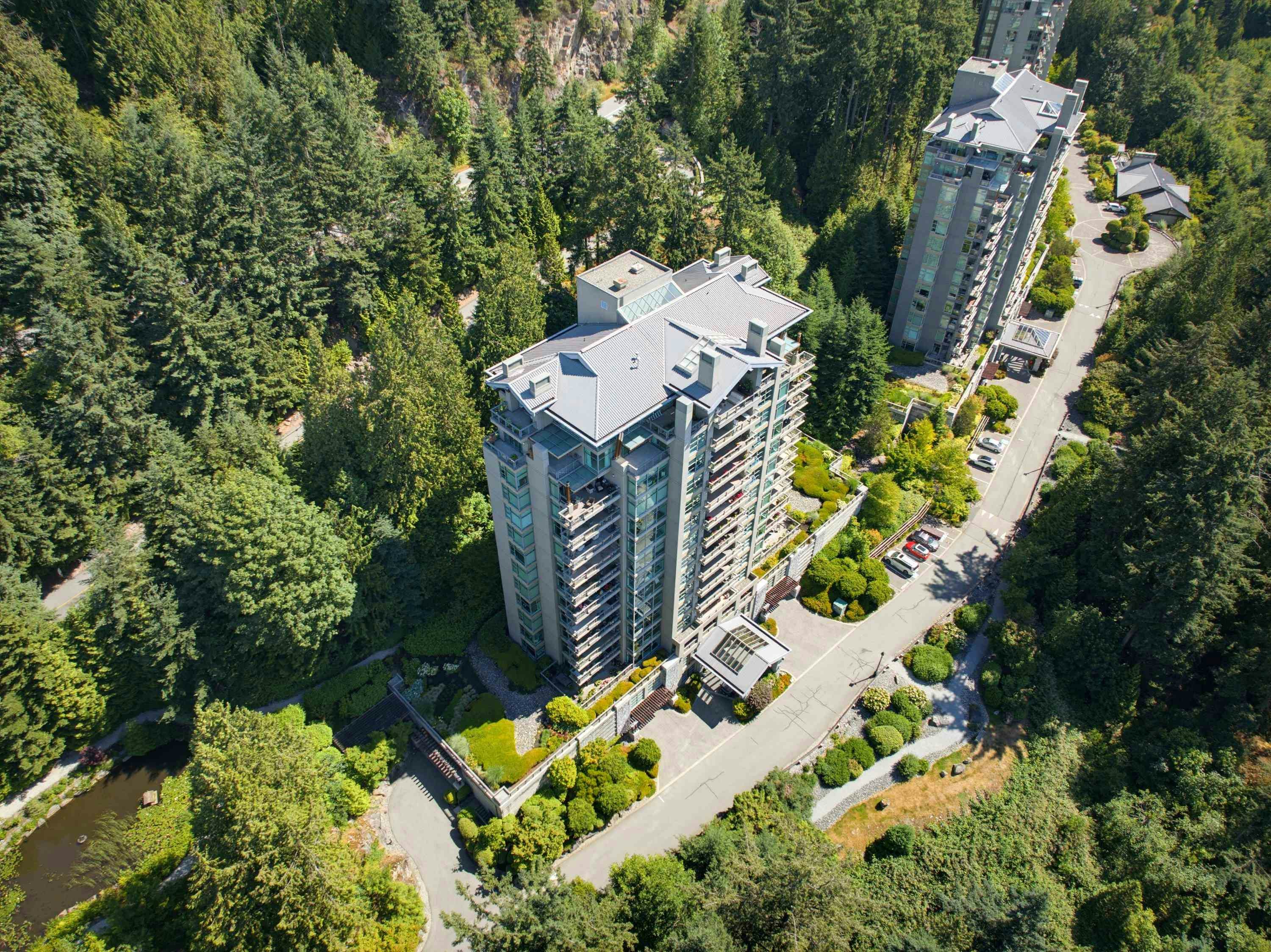 402-3355 Cypress Place, West Vancouver, BC, V7S 3J9