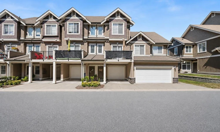 6-32792 Lightbody Court