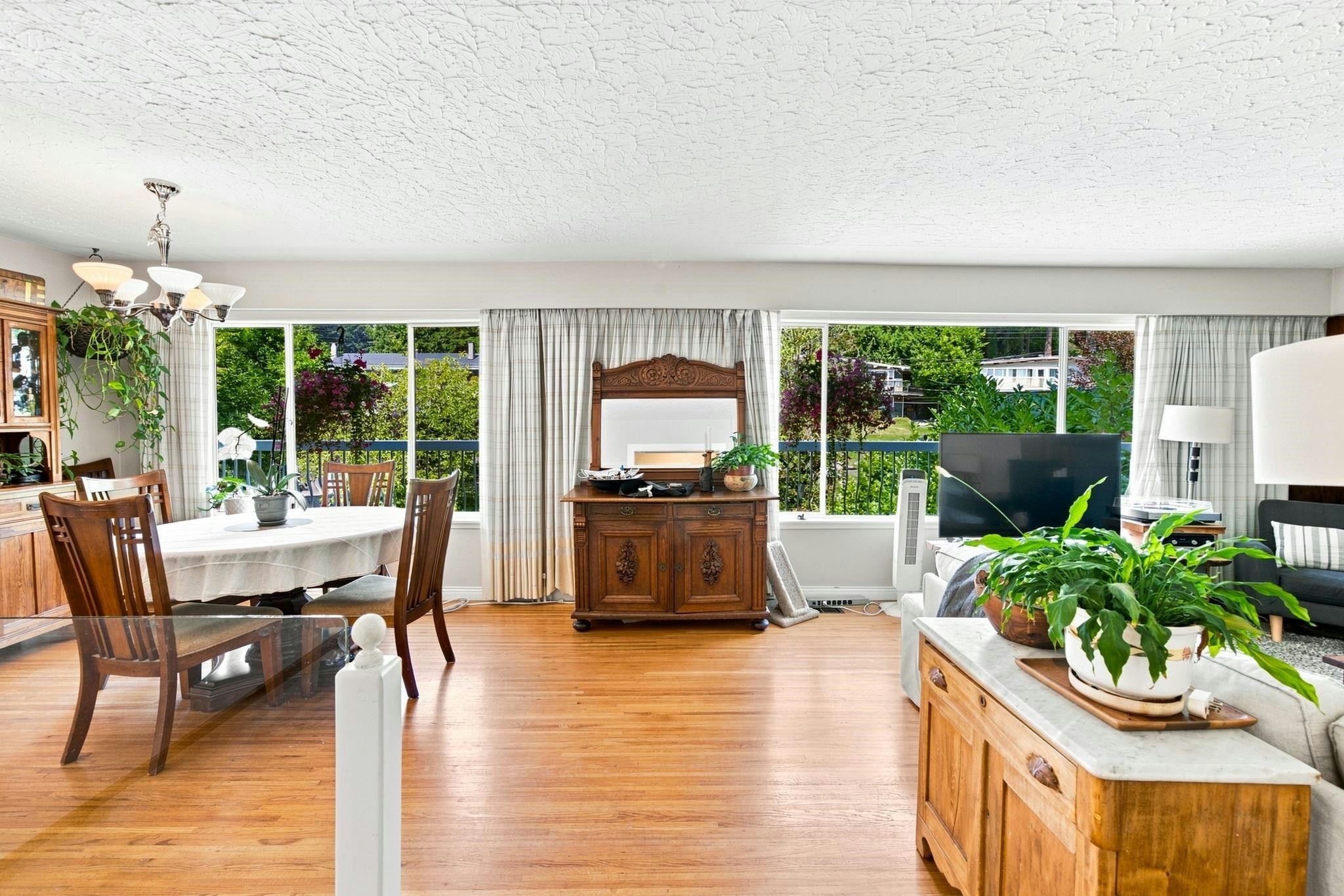 1033 Clements Avenue, North Vancouver, BC, V7R 2L3 - 7