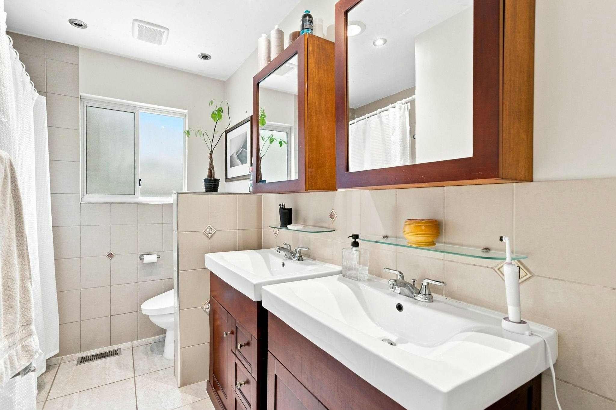 1033 Clements Avenue, North Vancouver, BC, V7R 2L3 - 17