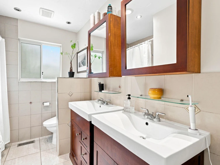 1033 Clements Avenue, North Vancouver, BC, V7R 2L3 - 17