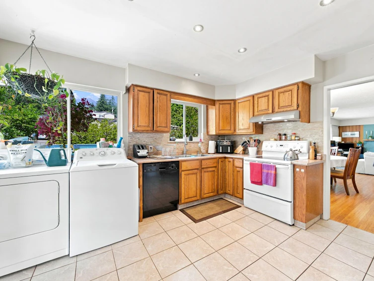 1033 Clements Avenue, North Vancouver, BC, V7R 2L3 - 10