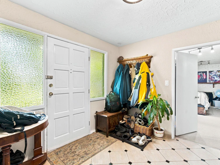 1033 Clements Avenue, North Vancouver, BC, V7R 2L3 - 9