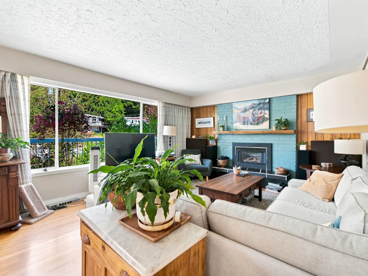 1033 Clements Avenue, North Vancouver, BC, V7R 2L3 - 5