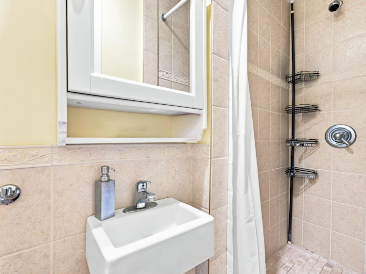 1033 Clements Avenue, North Vancouver, BC, V7R 2L3 - 19