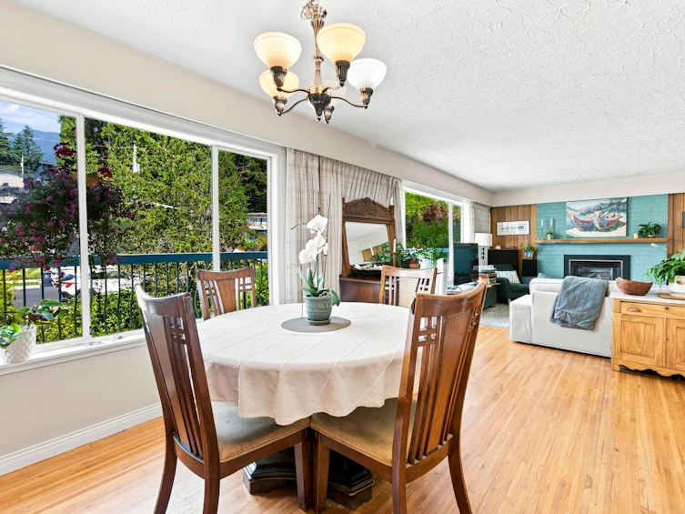 1033 Clements Avenue, North Vancouver, BC, V7R 2L3 - 6