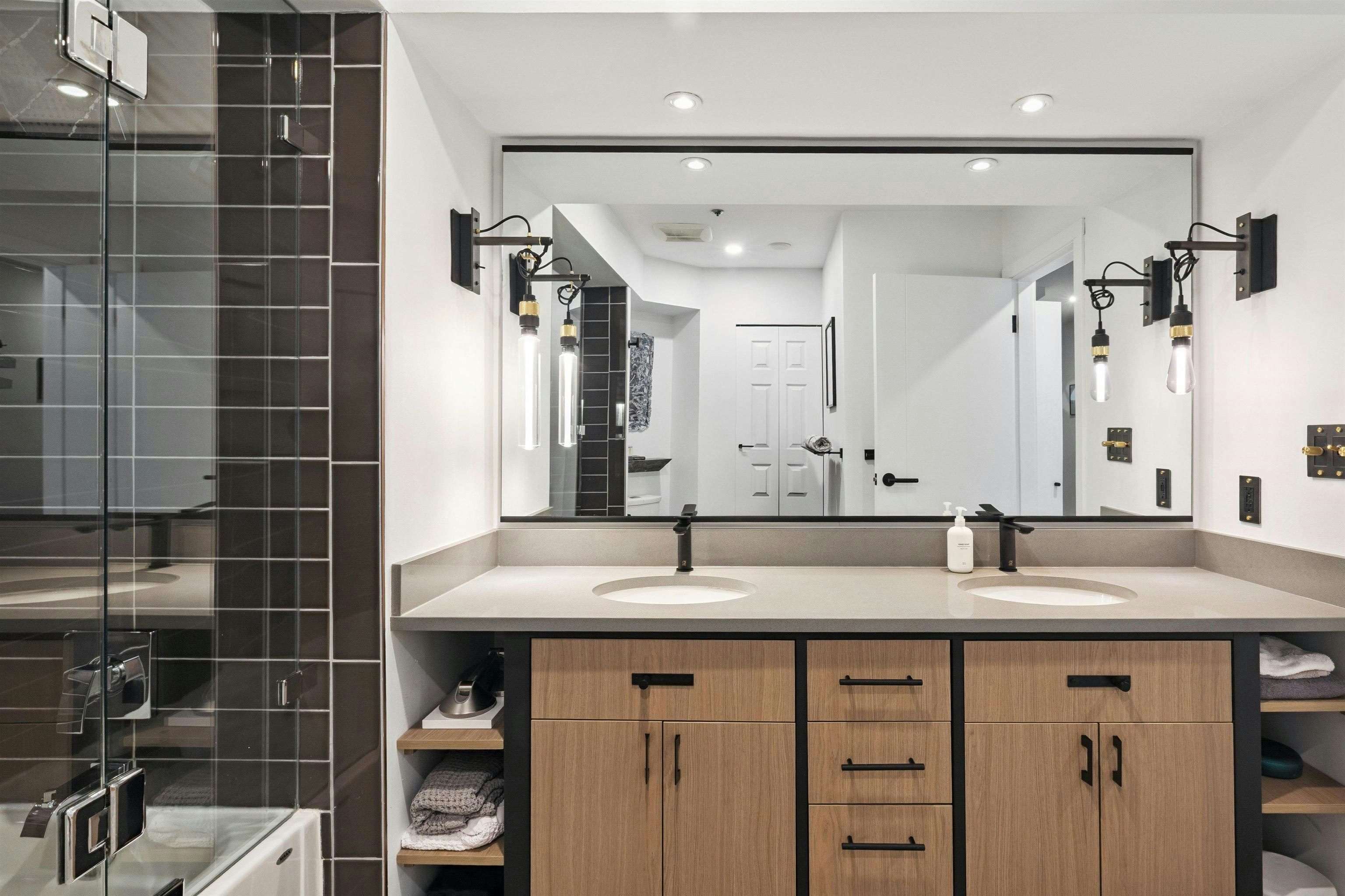 105-953 W 8th Avenue, Vancouver, BC, V5Z 1E4 - 21