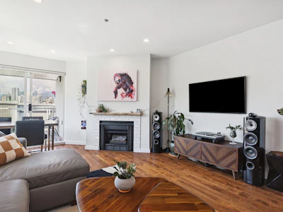 105-953 W 8th Avenue - 2