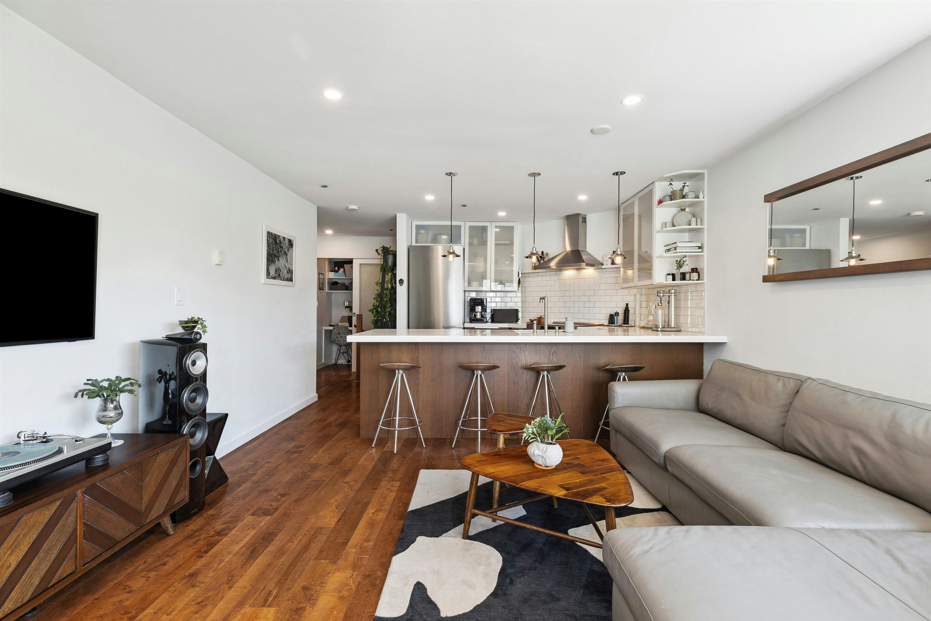 105-953 W 8th Avenue - 3