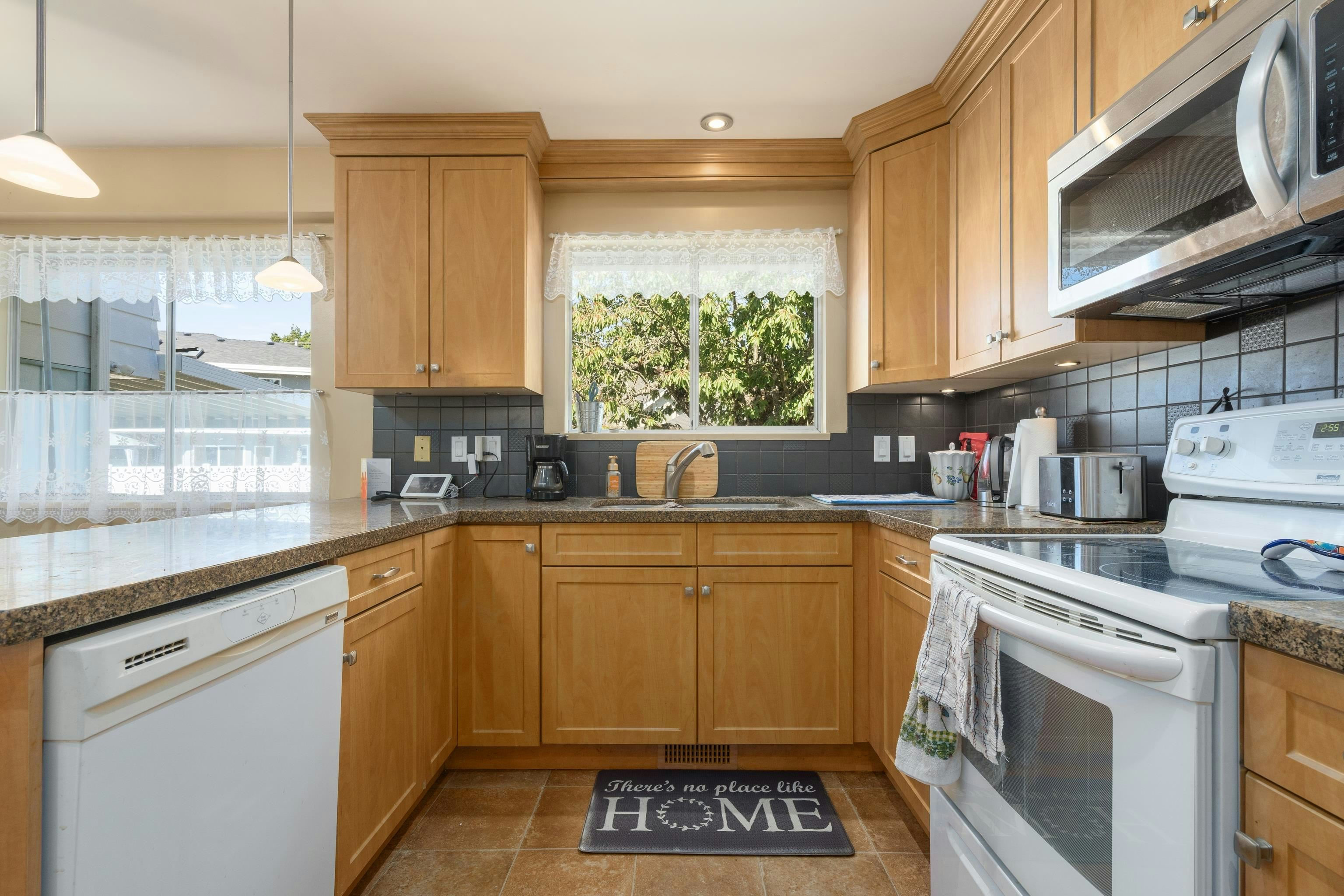 8611 Rideau Drive - 5