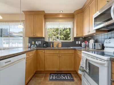 8611 Rideau Drive - 5