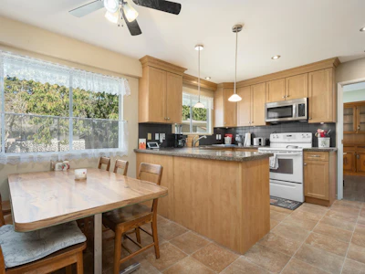 8611 Rideau Drive - 3
