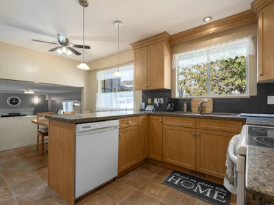 8611 Rideau Drive - 4