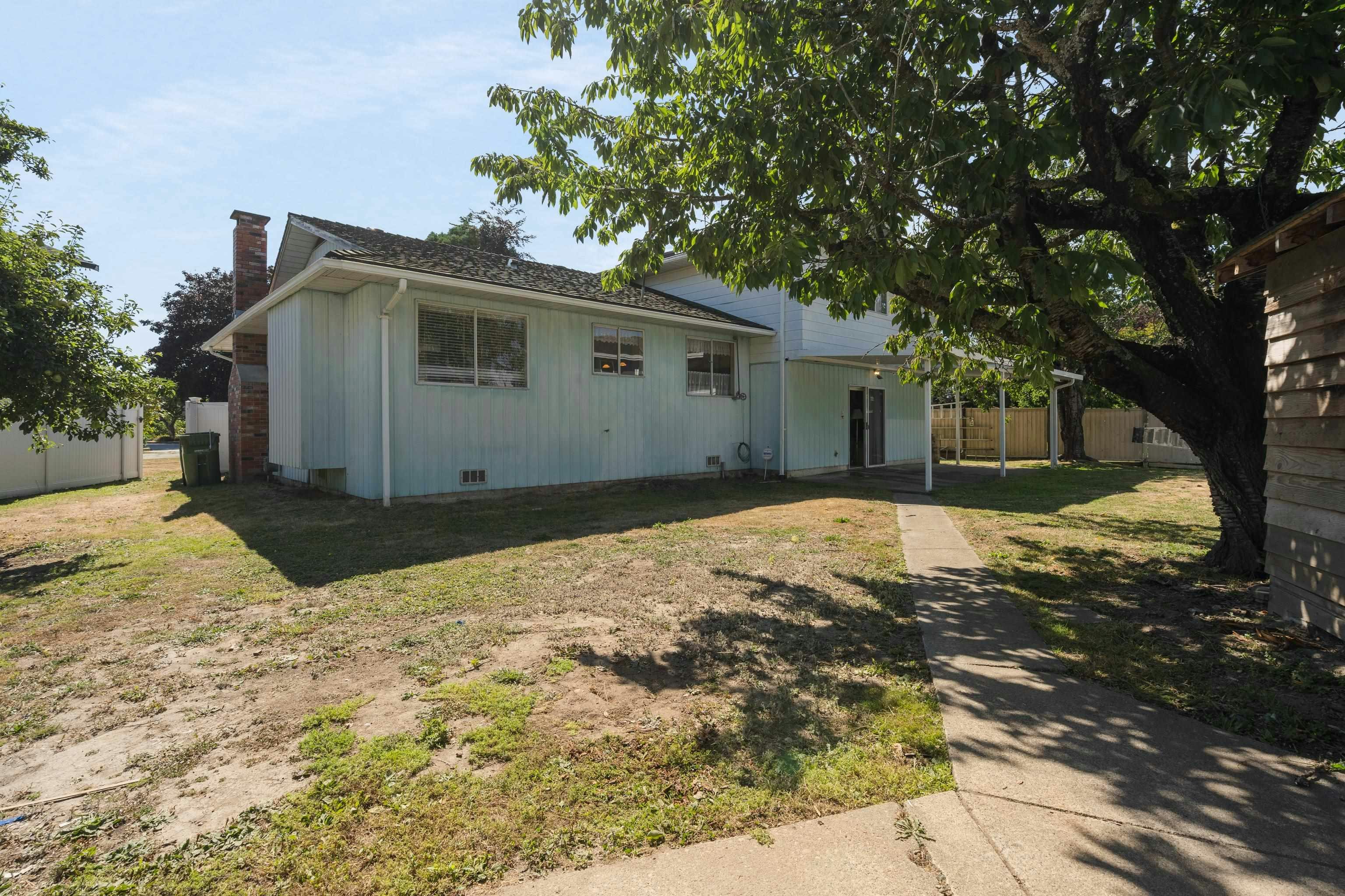 8611 Rideau Drive, Richmond, BC, V7A 4M6 - 15