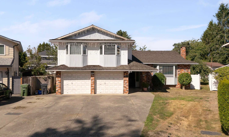 8611 Rideau Drive