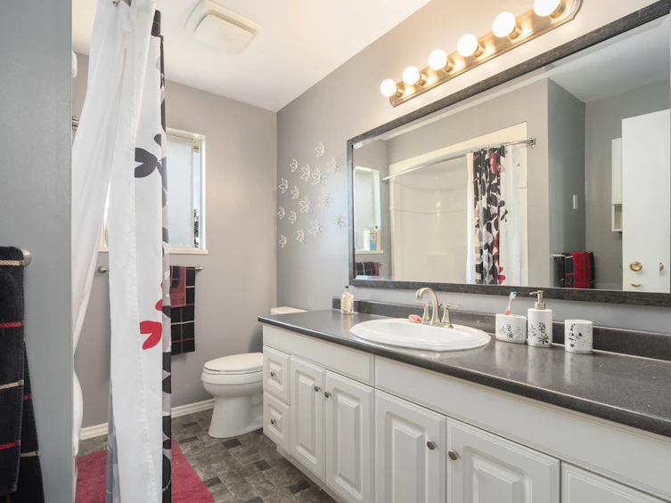 8611 Rideau Drive, Richmond, BC, V7A 4M6 - 12