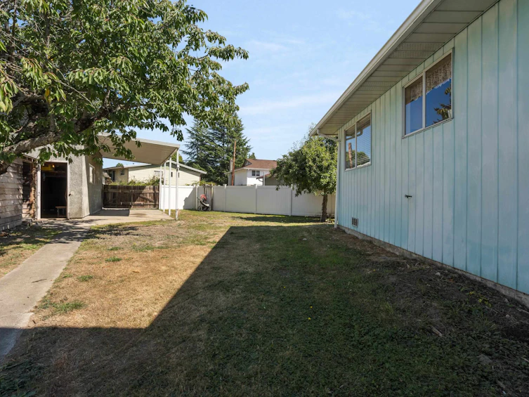 8611 Rideau Drive, Richmond, BC, V7A 4M6 - 16