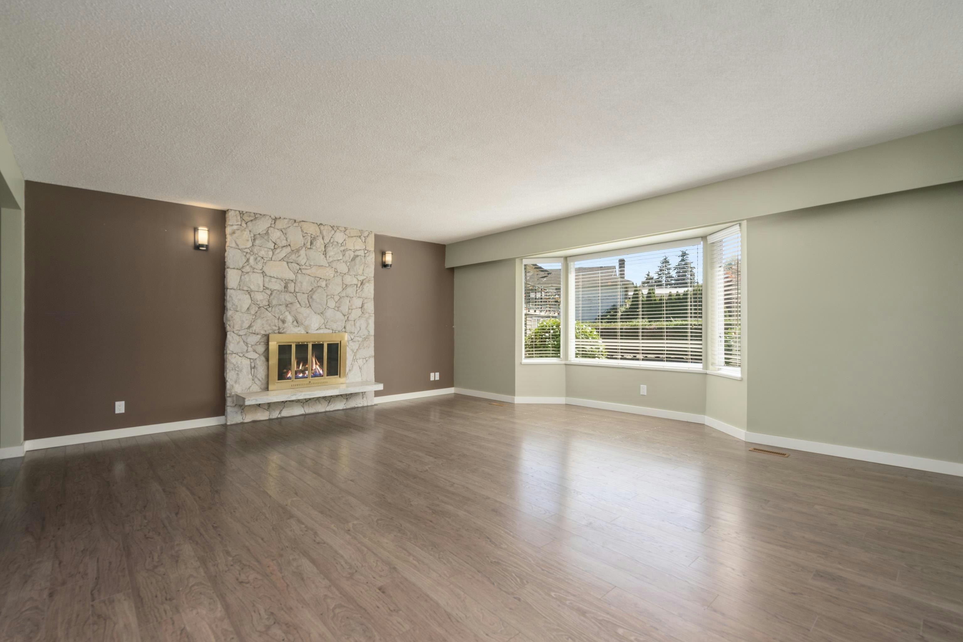 8611 Rideau Drive, Richmond, BC, V7A 4M6 - 6