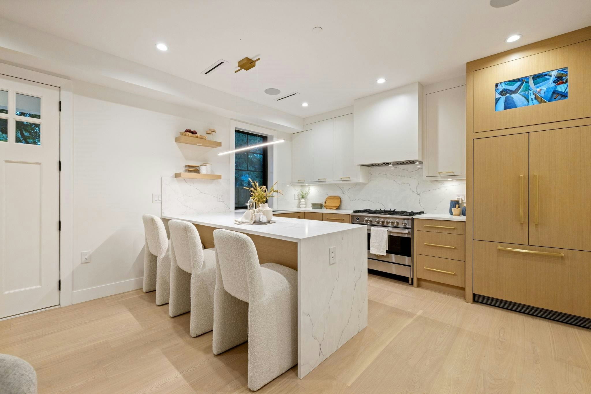 588 E 10th Avenue, Vancouver, BC, V5T 2A4 - 12