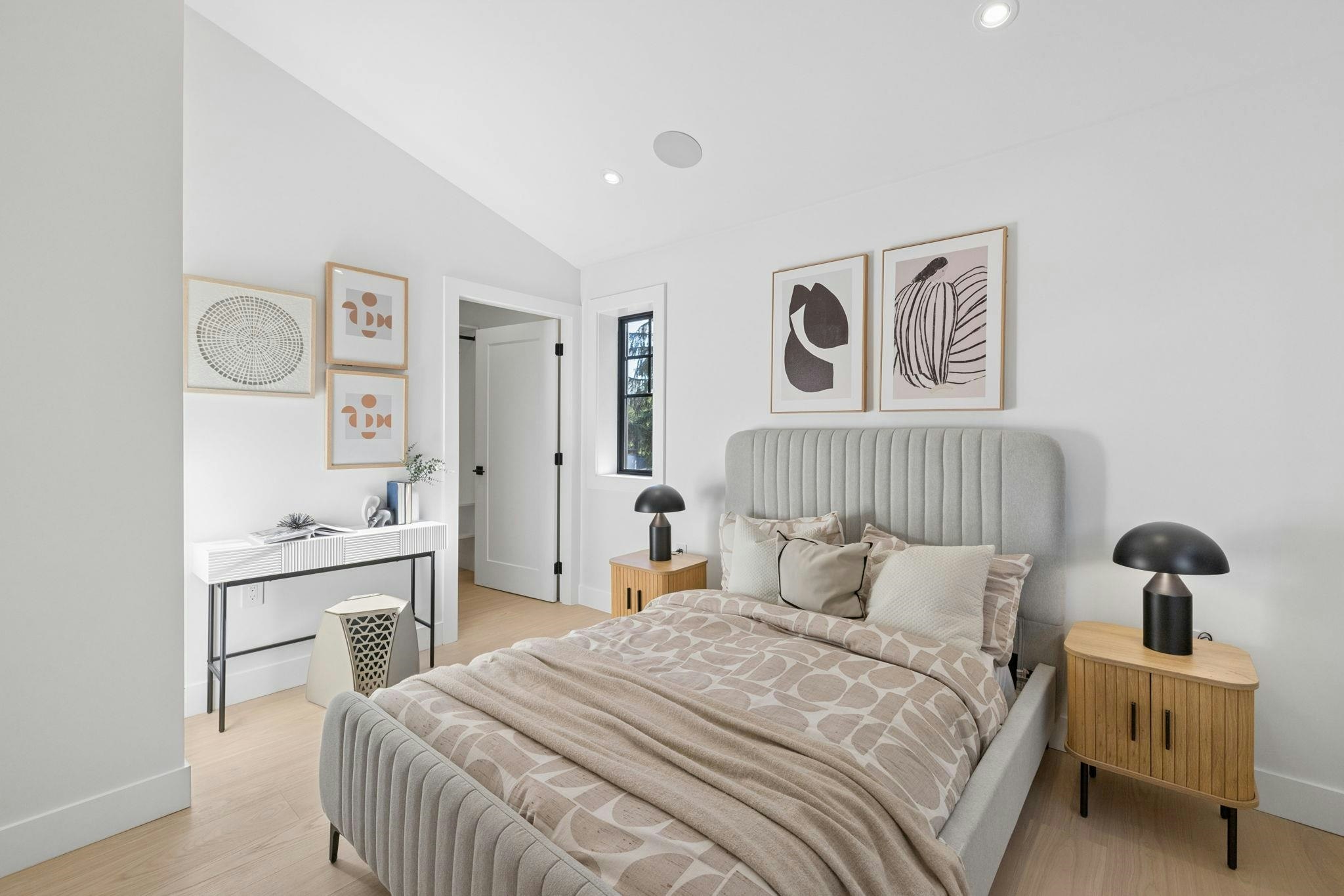 588 E 10th Avenue, Vancouver, BC, V5T 2A4 - 28