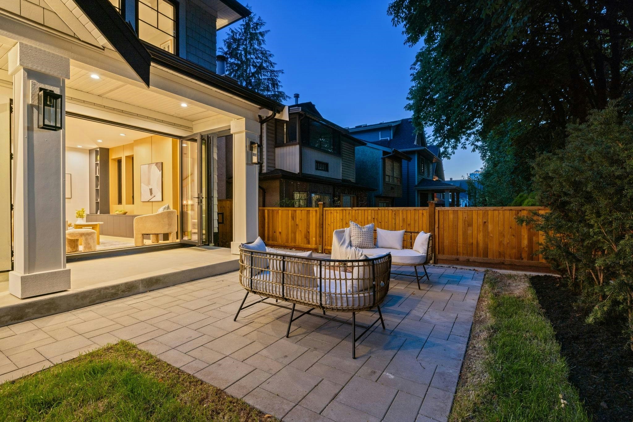 588 E 10th Avenue, Vancouver, BC, V5T 2A4 - 33