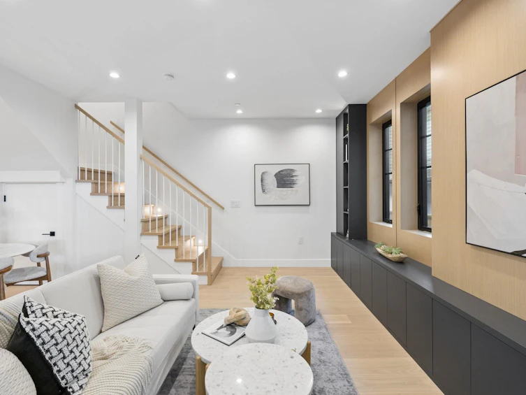588 E 10th Avenue, Vancouver, BC, V5T 2A4 - 5