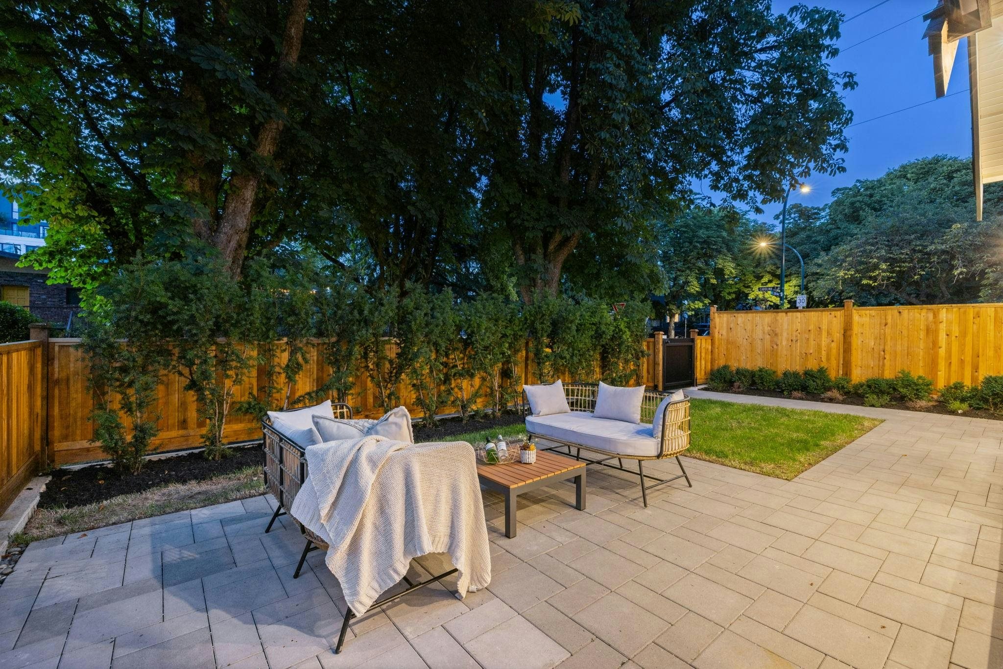 588 E 10th Avenue, Vancouver, BC, V5T 2A4 - 34