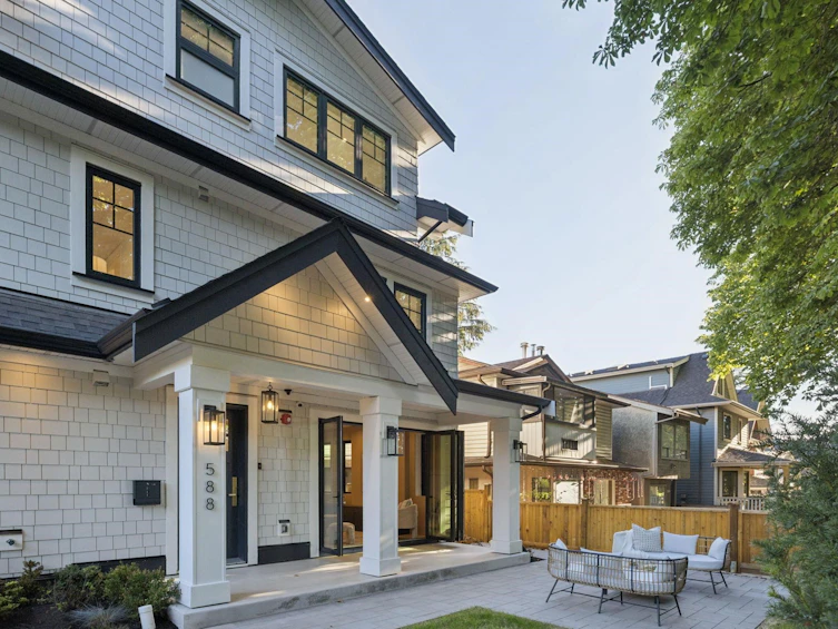 588 E 10th Avenue, Vancouver, BC, V5T 2A4