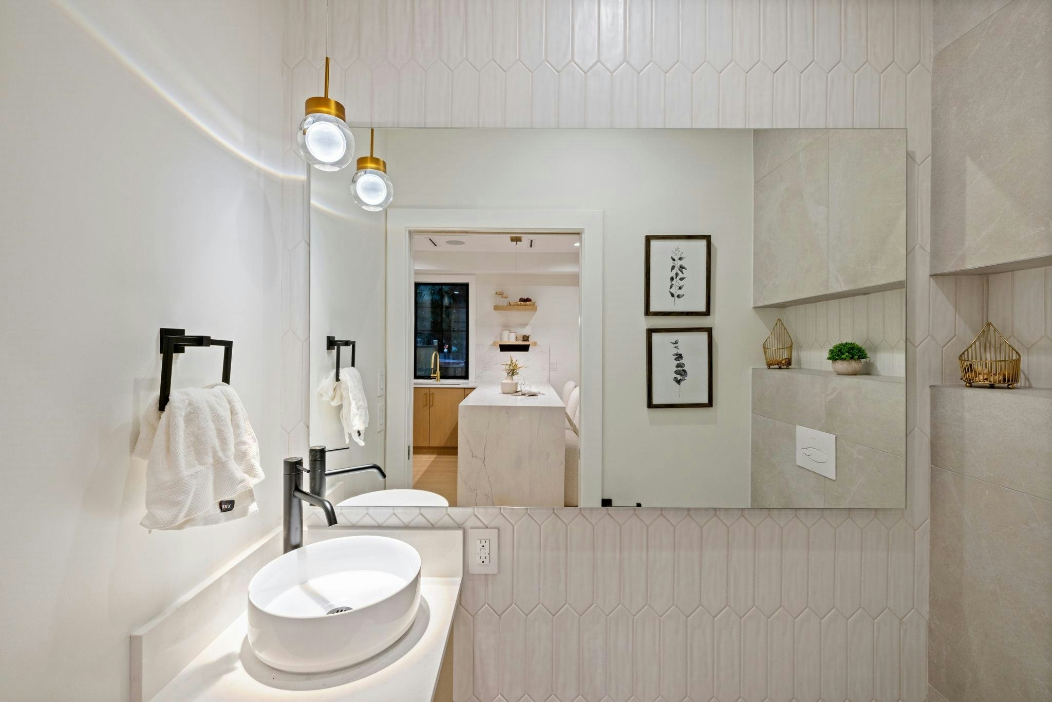 588 E 10th Avenue, Vancouver, BC, V5T 2A4 - 8