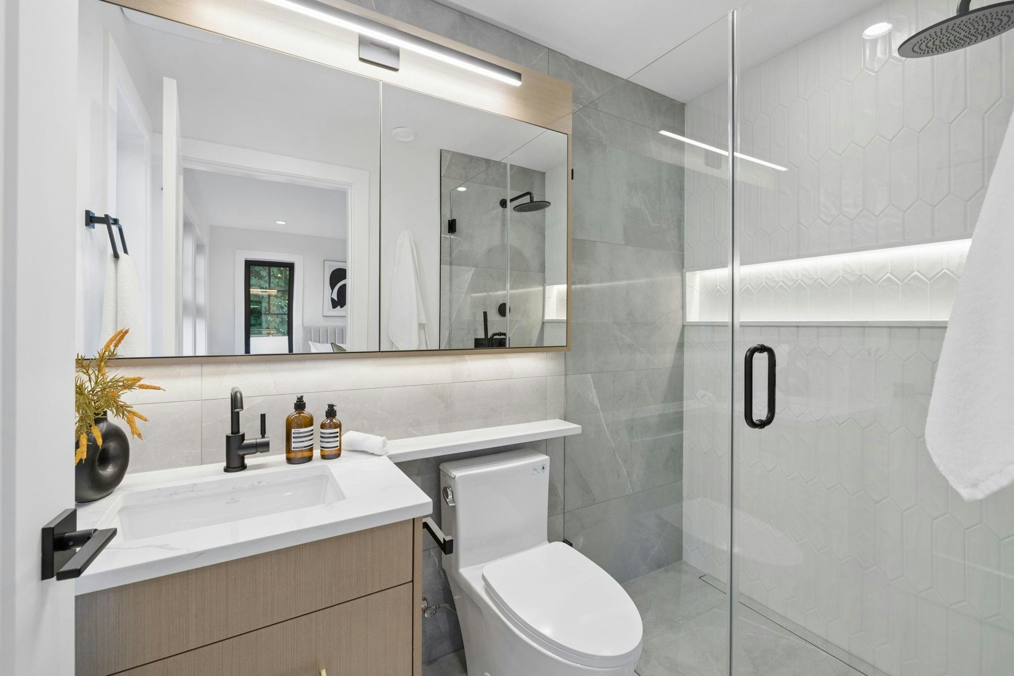 588 E 10th Avenue, Vancouver, BC, V5T 2A4 - 21