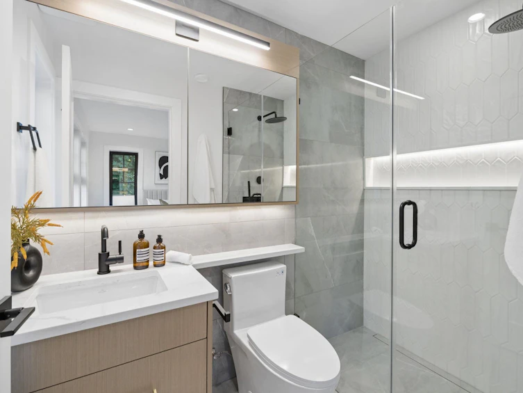 588 E 10th Avenue, Vancouver, BC, V5T 2A4 - 21