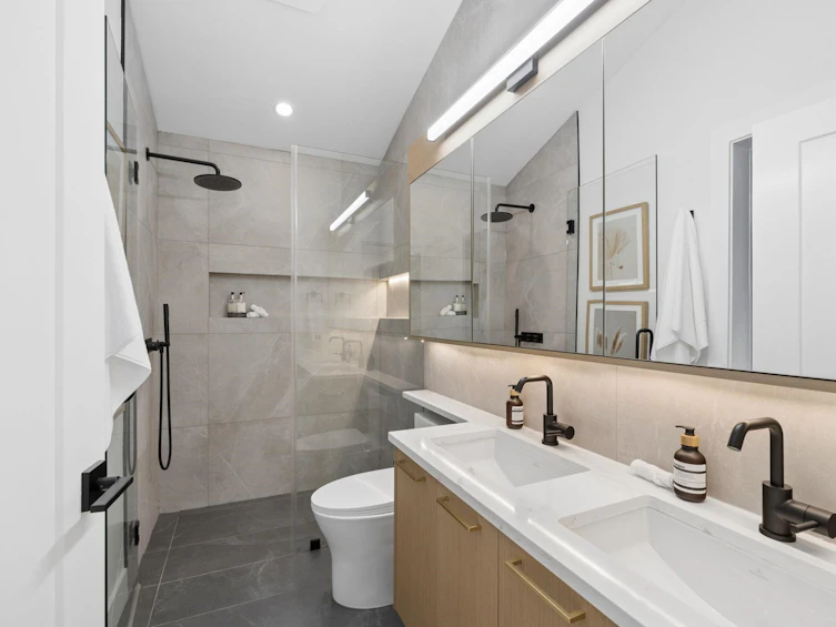 588 E 10th Avenue, Vancouver, BC, V5T 2A4 - 31