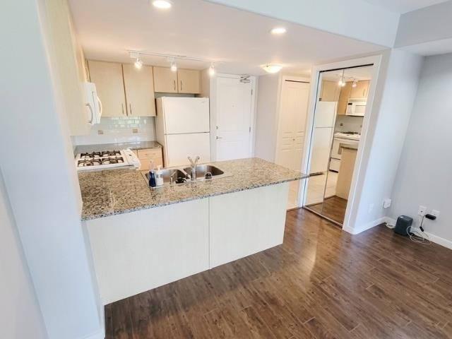 410-8460 Granville Avenue, Richmond, BC, V6P 4Z7 - 7