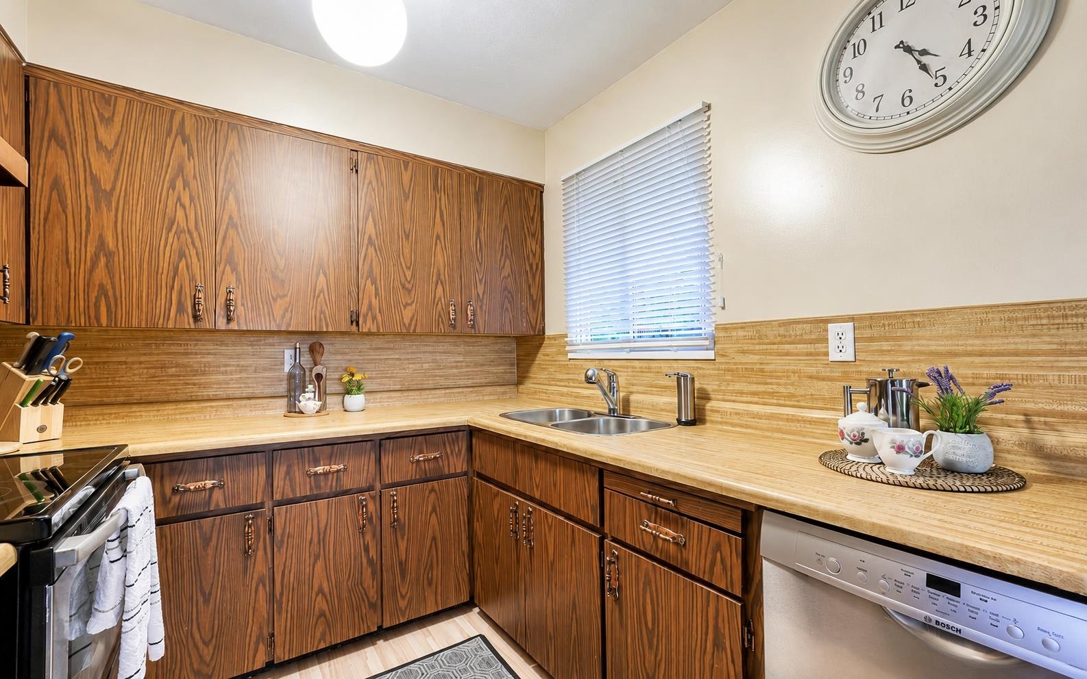 11570 94 Avenue, Delta, BC, V4C 3R4 - 2