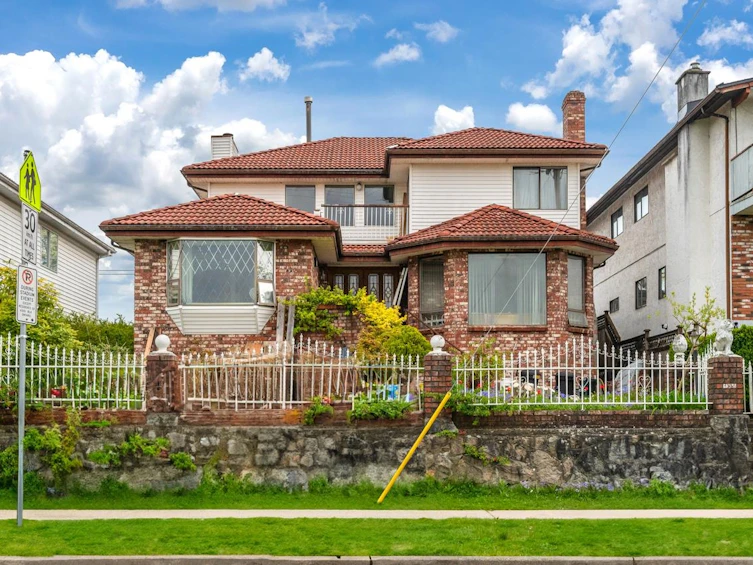 4338 Ontario Street, Vancouver, BC, V5V 3G9
