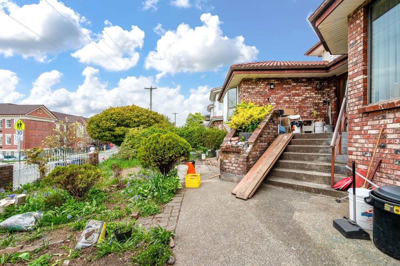 4338 Ontario Street - 4