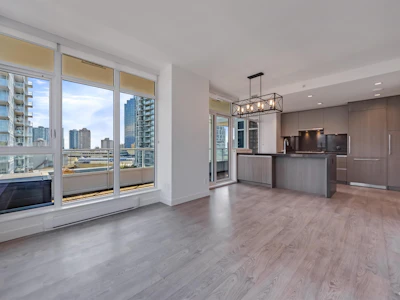 907-6080 Mckay Avenue - 3