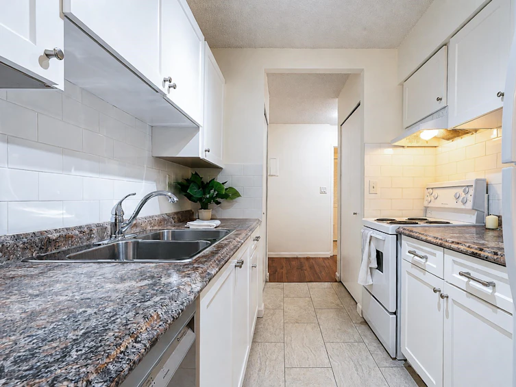 905-9541 Erickson Drive, Burnaby, BC, V3J 7N8 - 18