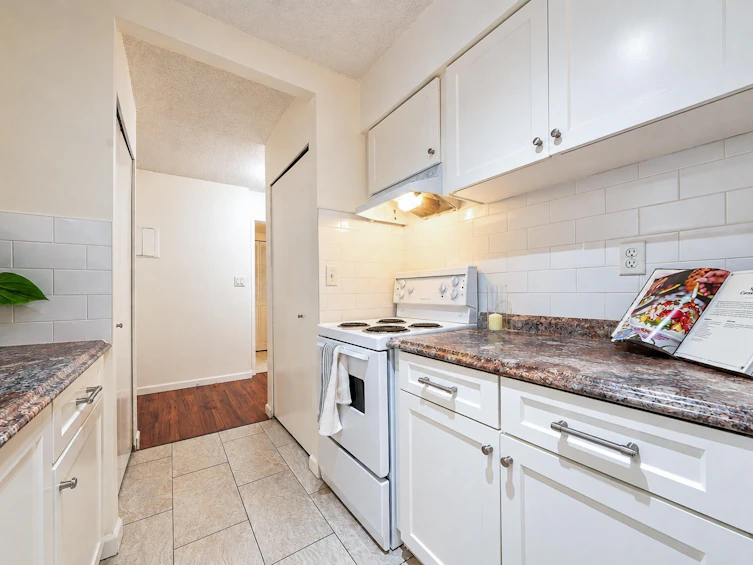 905-9541 Erickson Drive, Burnaby, BC, V3J 7N8 - 19