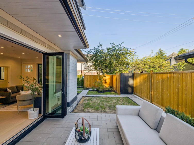 2619 Carolina Street, Vancouver, BC, V5T 2A4 - 27
