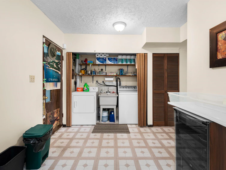 3481 Dieppe Drive, Vancouver, BC, V5M 4C8 - 25