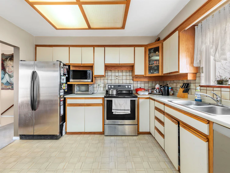 3481 Dieppe Drive, Vancouver, BC, V5M 4C8 - 3