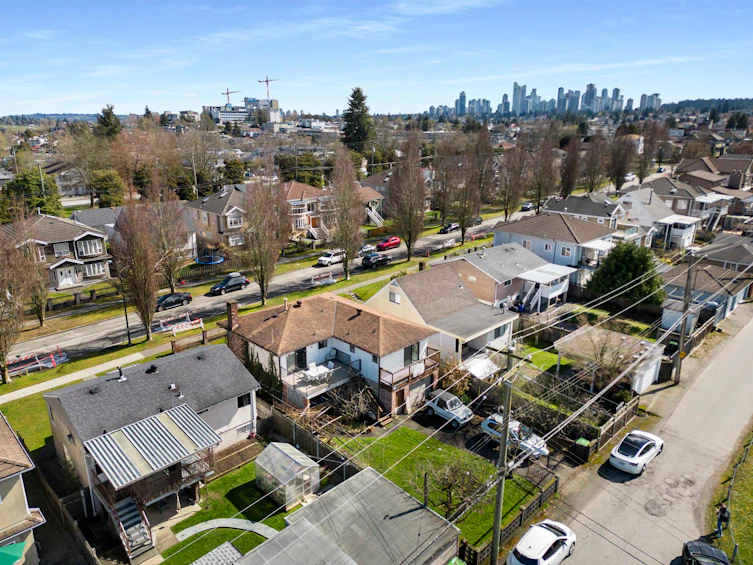 3481 Dieppe Drive, Vancouver, BC, V5M 4C8 - 34