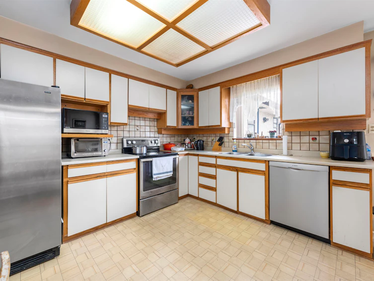 3481 Dieppe Drive, Vancouver, BC, V5M 4C8 - 2