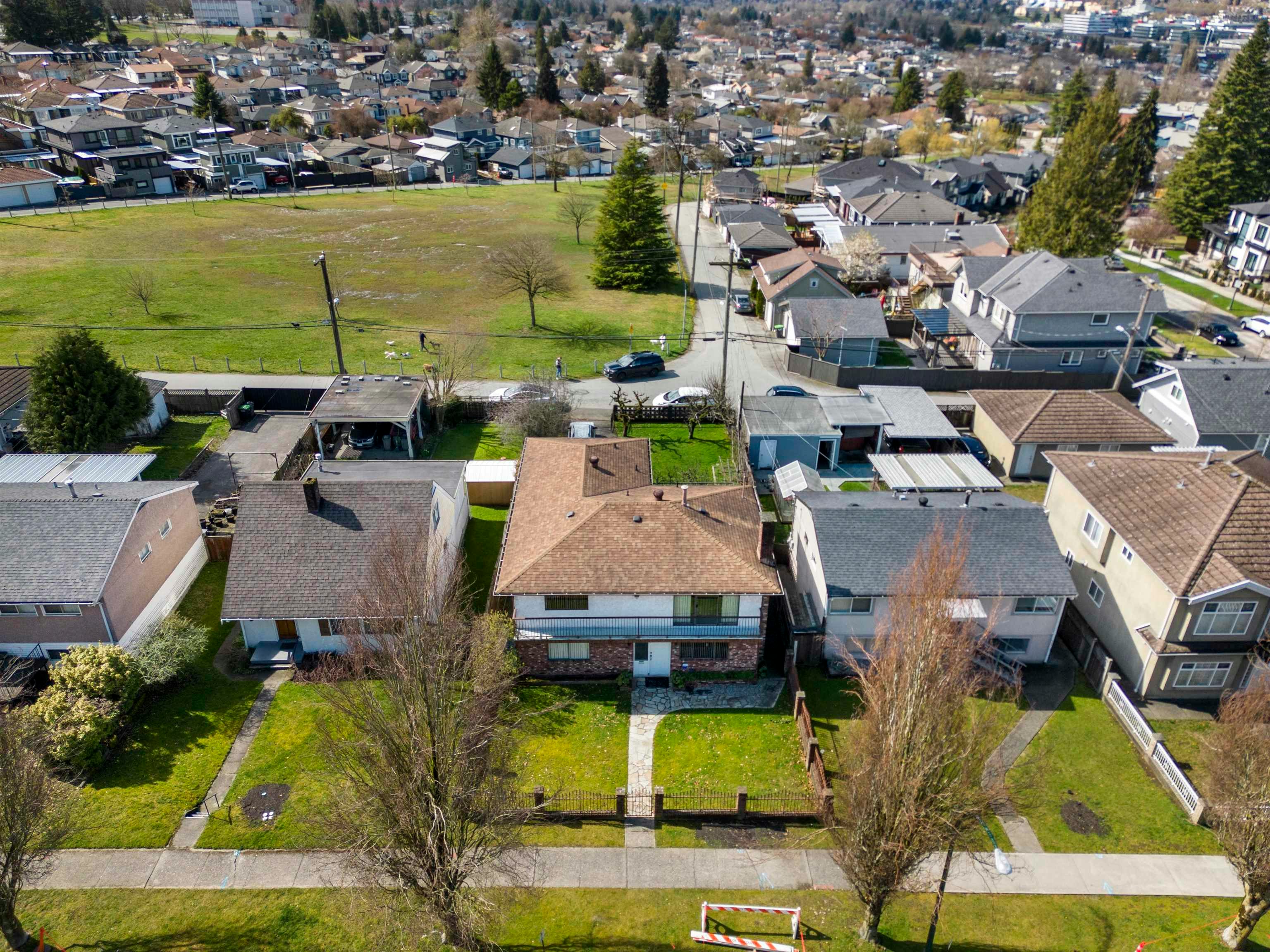 3481 Dieppe Drive, Vancouver, BC, V5M 4C8 - 30