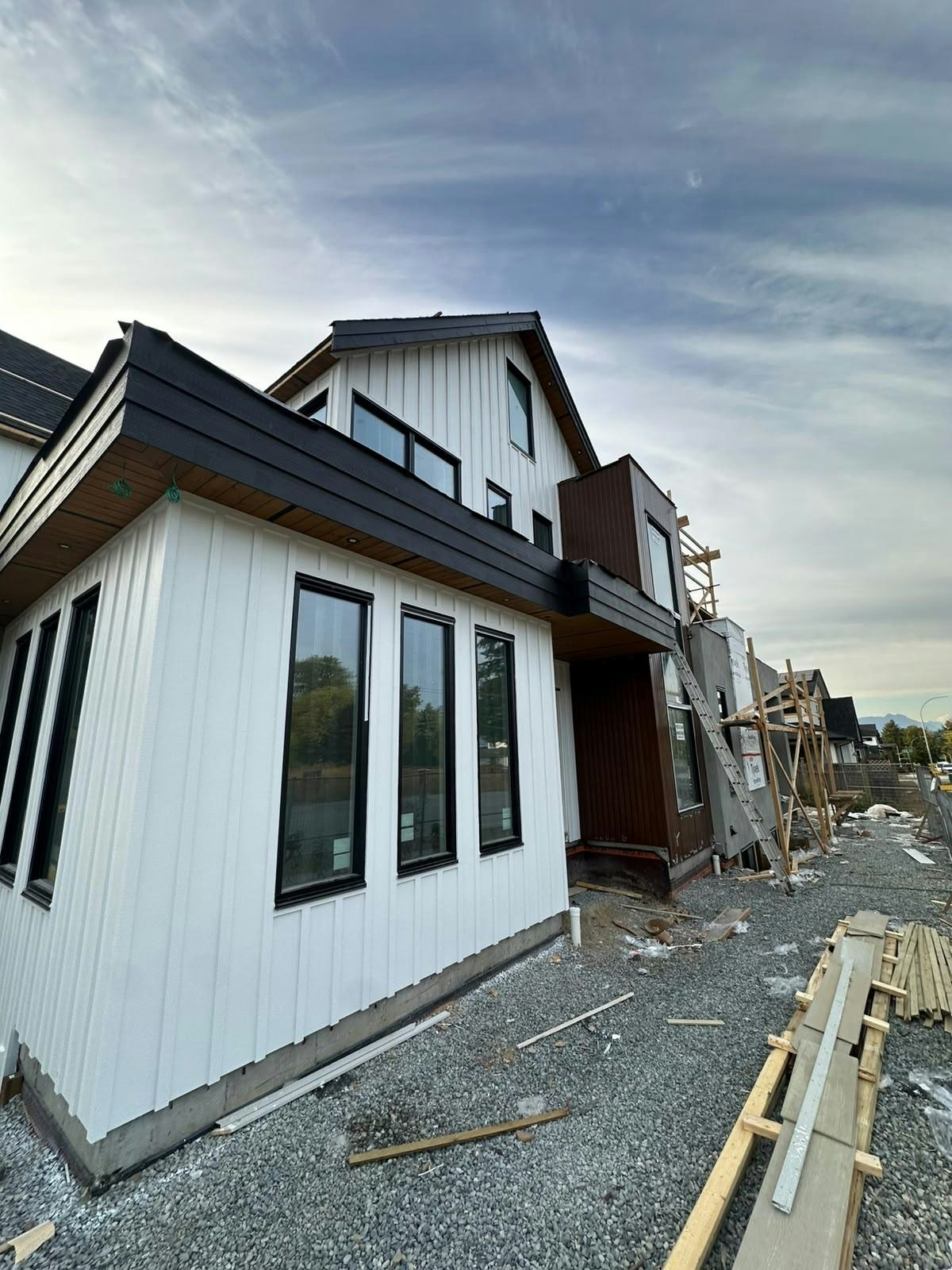 7843 197 Street, Langley, BC, V2Y 4L8