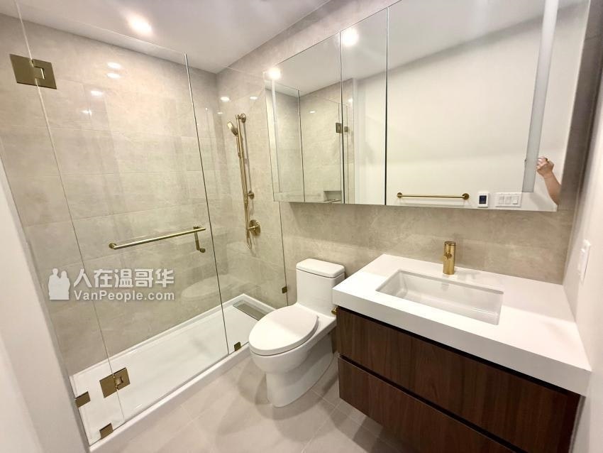 33xx-5987 Wilson Avenue, Burnaby, BC, V5H 0L7 - 9