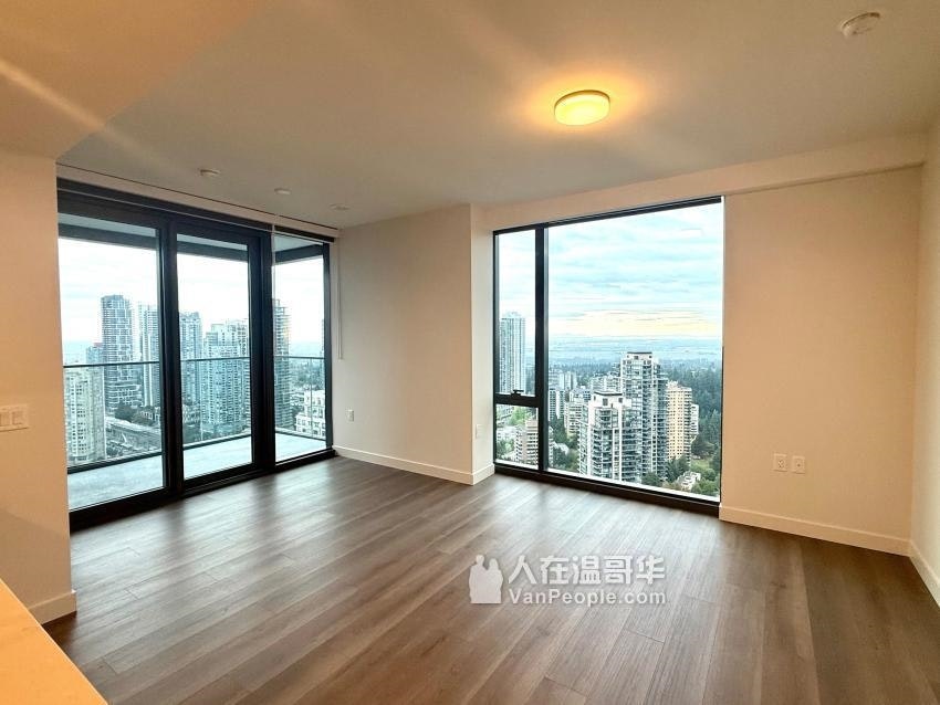 33xx-5987 Wilson Avenue, Burnaby, BC, V5H 0L7 - 2