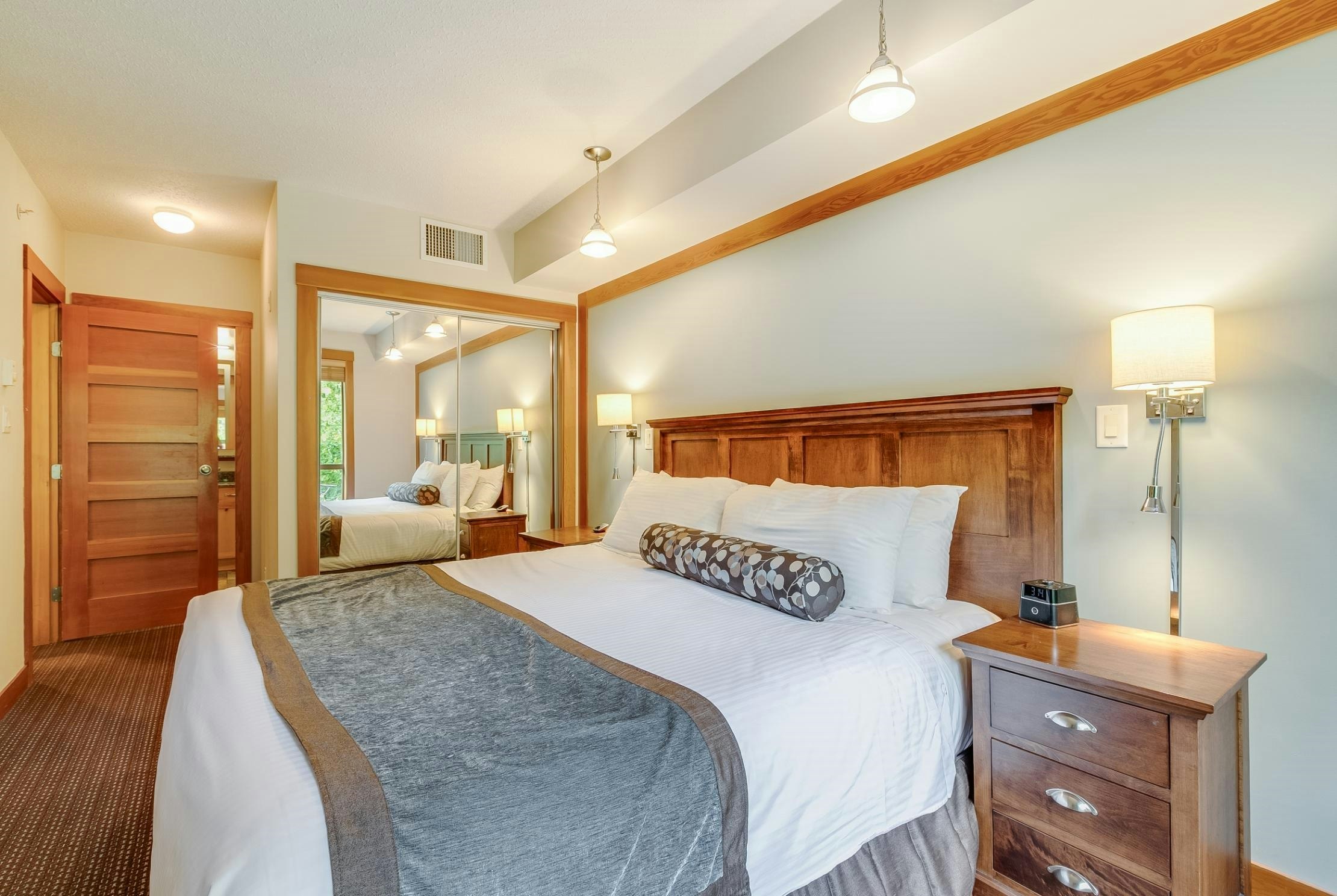 532D-2036 London Lane, Whistler, BC, V8E 0N7 - 15