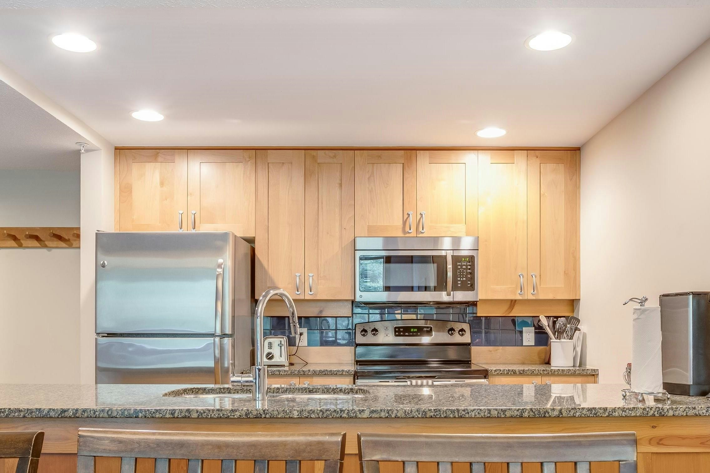 532D-2036 London Lane, Whistler, BC, V8E 0N7 - 13